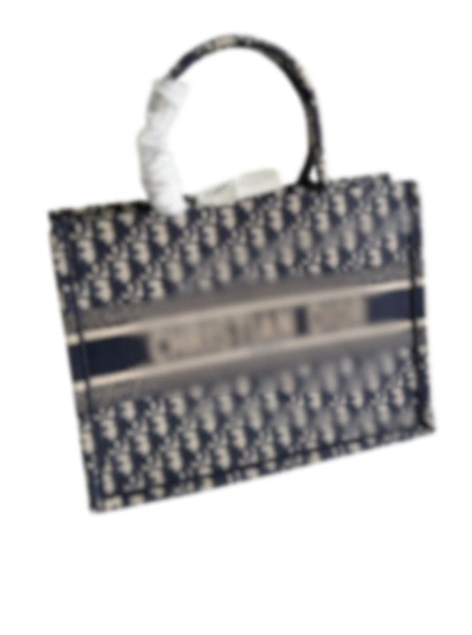 Adore107